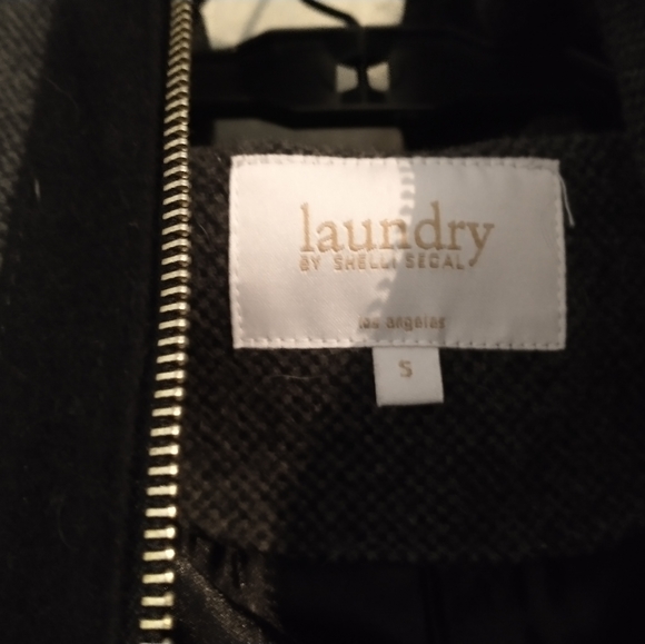 Coat with fur hood, Laundry by Shelli Segal, size small - Picture 3 of 4